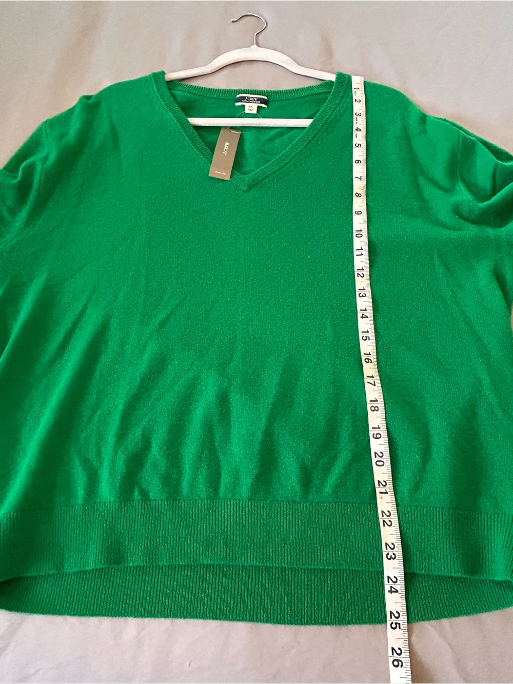 NWT J. Crew Kelly Green V-Neck 100% Cashmere Sweater Size Medium - Picture 10 of 12